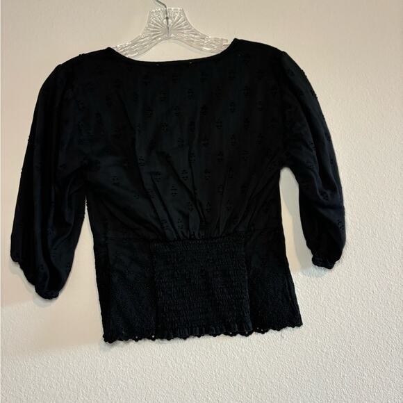 Abercrombie & Fitch Black Eyelet V Neck Blouse size XS - Picture 4 of 6